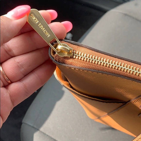 NWT Michael Kors Purse - Picture 2 of 4